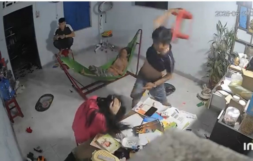 Công an vào cuộc vụ anh trai vác ghế đánh liên tiếp vào đầu em gái