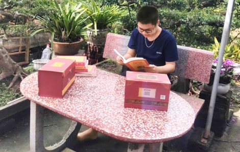 Cùng nội phơi sách