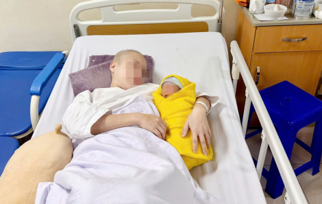 Kỳ tích mẹ ung thư cổ tử cung đón con trai khỏe mạnh chào đời