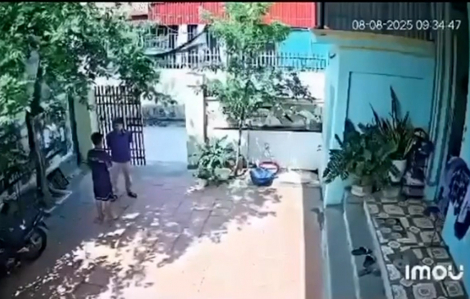 Xôn xao clip thầy giáo tới nhà tát tới tấp vào mặt học sinh