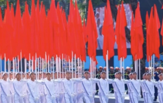 Gần 2.500 người tham gia khối diễu hành quần chúng dịp lễ 2/9