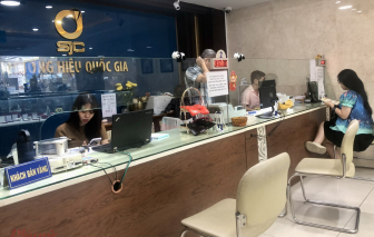 Giá vàng SJC lập đỉnh mới, sắp chạm mốc 125 triệu đồng/lượng