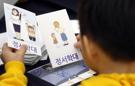 Cuộc sống trong bóng tối của hàng ngàn "trẻ em vô hình" ở Hàn Quốc