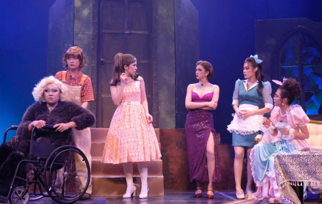 Hấp dẫn 7 người phụ nữ và một vụ án mạng