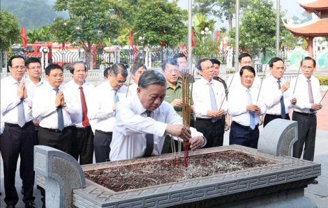 Tổng bí thư Tô Lâm dâng hương tại Tân Trào, Tuyên Quang: Hun đúc hào khí Cách mạng tháng Tám