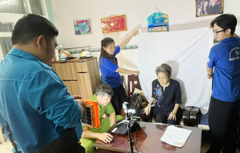 1.292 đảng viên phường Minh Phụng, TPHCM đã được đổi thẻ đảng viên