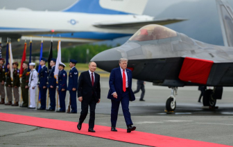 Hành động 'khác thường' của hai Tổng thống Putin và Trump tại Alaska