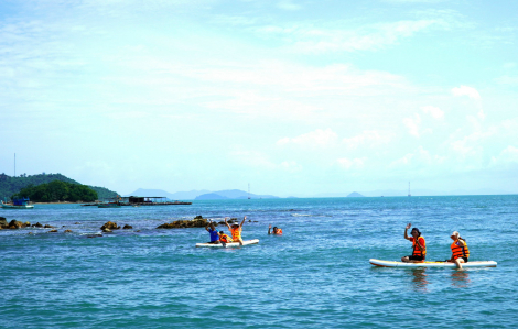 An Giang: 2 nữ du khách tử vong khi chèo thuyền sup trên biển