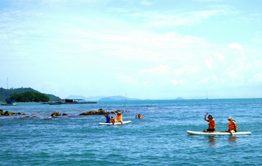 An Giang: 2 nữ du khách tử vong khi chèo thuyền sup trên biển