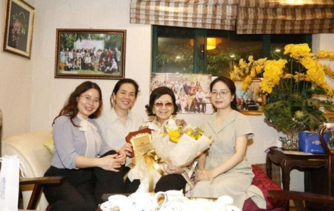 Bài 6: Người truyền lửa cho nữ trí thức Việt