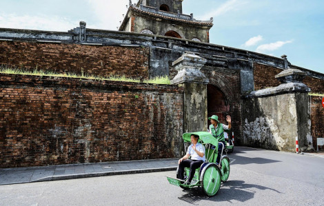 Đến Huế trải nghiệm dịch vụ Grab xích lô