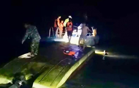 Dông lốc làm lật bè ở Quảng Ninh, 2 người thiệt mạng thương tâm