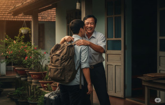Lễ này con có về?