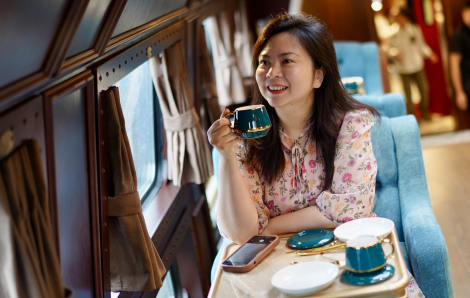 Bên trong sang trọng của đoàn tàu 5 cửa ô tại Hà Nội