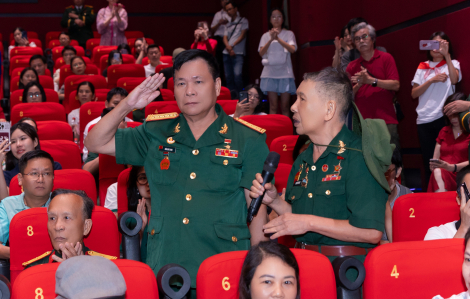 Mưa đỏ nhận 'mưa' lời khen sau đêm công chiếu