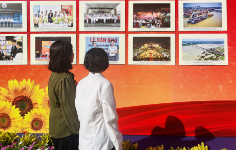 Khai mạc triển lãm mừng đất nước độc lập, thống nhất