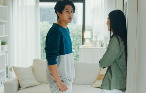 Người yêu dùng tiền để thao túng tôi