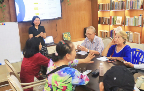 Xóa khoảng cách công nghệ cho người cao tuổi