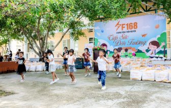 Công ty TNHH Truyền thông và Giải trí F168 - Khi bàn tay sẻ chia thắp sáng con chữ nơi vùng cao