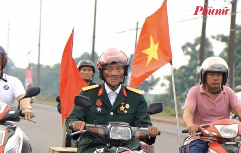 Cựu binh U80 'trốn vợ' lái xe máy từ Nghệ An ra Hà Nội xem diễu binh 2/9