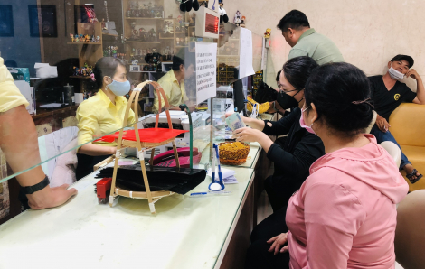 Giá vàng miếng liên tục xô đổ kỷ lục