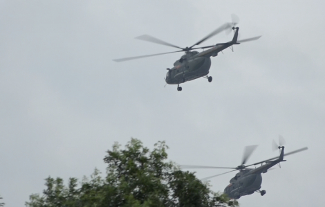 Trực thăng, máy bay diễn tập A80 trên bầu trời Hà Nội