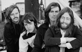 Có gì trong lần tái xuất bất ngờ của The Beatles sau 30 năm?