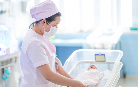 Phẫu thuật thành công cho sản phụ bị ung thư đại tràng, mẹ tròn con vuông