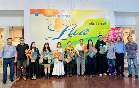 Hội Mỹ thuật TPHCM trao giải thưởng tranh lụa