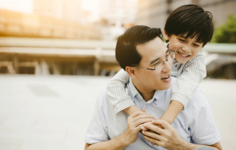 Tôi dạy con trai phải sống khác thời của cha
