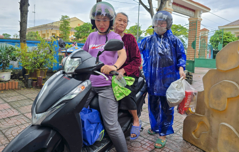 Chạy đua với thời gian di dời dân trước lúc bão số 5 đổ bộ