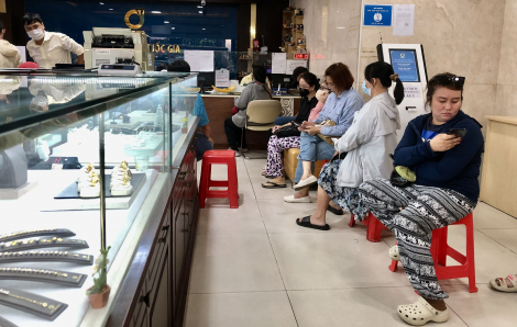 Có nên mua vàng lúc này?