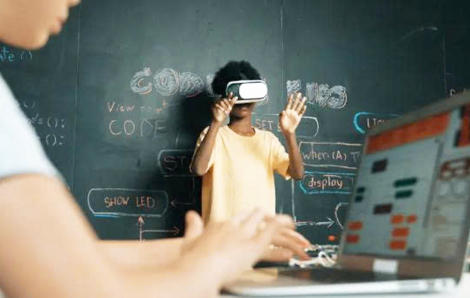 Trẻ em làm bạn với AI