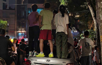 Không xả rác, chen lấn khi đi xem diễu binh cũng là yêu nước