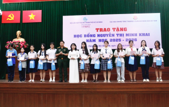 Trao gửi niềm tin, nâng bước học sinh hiếu học vượt khó đến trường