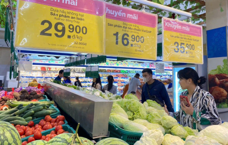 Các siêu thị cấp tập tăng nguồn hàng về miền Trung, ứng phó bão số 5
