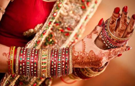 Người phụ nữ Ấn Độ bị gia đình chồng đánh đập, thiêu sống