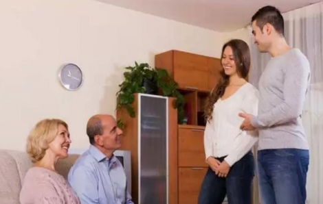 Con trai đòi cưới... mẹ đơn thân