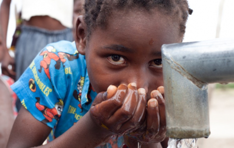 Hơn 2 tỉ người trên thế giới vẫn chưa được tiếp cận với nước uống an toàn
