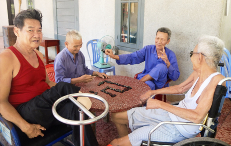 Nắng mới ở làng phong