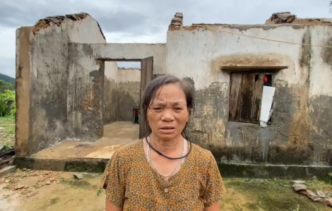 Nước mắt làng biển ở Nghệ An sau cơn bão dị thường: “Mất nhà rồi còn đâu”