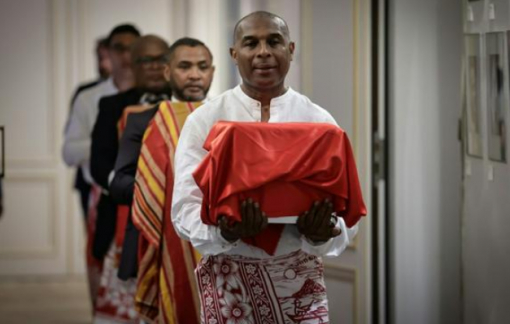Pháp trả lại hộp sọ của Vua Toera cho Madagascar Pháp trả lại hộp sọ của Vua Toera cho Madagascar