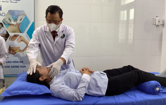 Bấm huyệt 7 ngày hết bệnh mồ hôi tay chân?