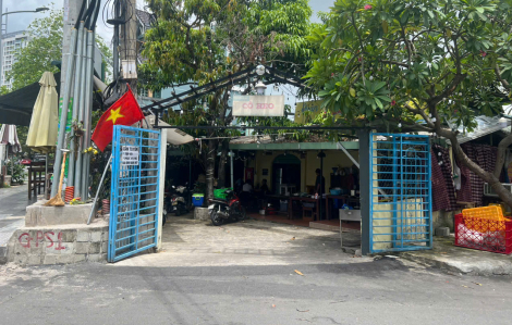 Nhóm người xông vào quán ăn đánh khách, chủ quán, nhân viên