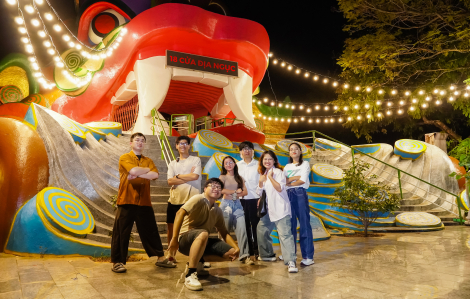 Suối Tiên lần đầu mở cửa hoạt động về đêm dịp lễ 2/9