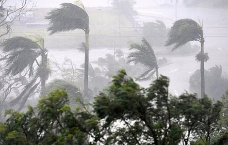 Áp thấp nhiệt đới bắt đầu gây mưa cho miền Trung