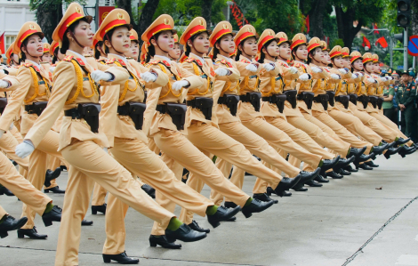 Tổng duyệt A80: Bước chân diễu binh thắng tắp giữa tiếng hò reo của nhân dân