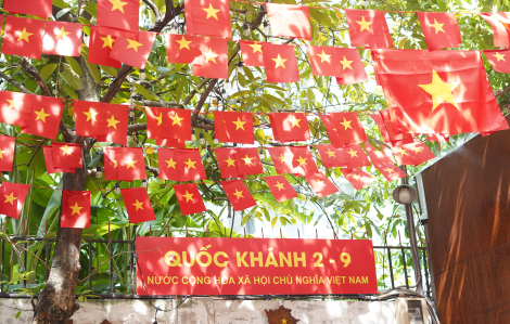 TPHCM rực rỡ sắc đỏ, tưng bừng chào mừng 80 năm Quốc khánh 2/9