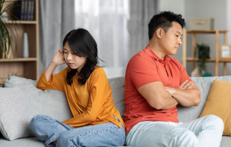 Vợ chồng cãi nhau vì khách bên chồng bất ngờ đến chơi dịp lễ