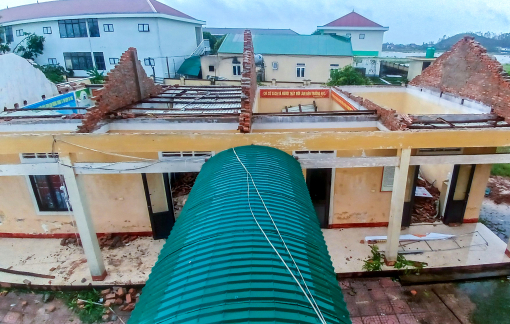 Trường học ngổn ngang sau bão, thầy hiệu trưởng viết thư ngỏ xin hỗ trợ
